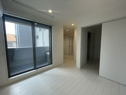 ＪＲ山陽本線 岡山駅 徒歩25分 3階建 新築の居間写真