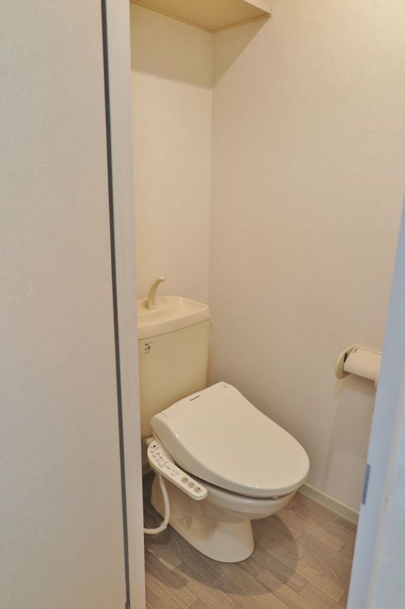 ＪＲ東海道本線 戸塚駅 徒歩23分 2階建 築27年のトイレ写真