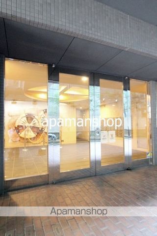 地下鉄長堀鶴見緑地線 西長堀駅 徒歩2分 13階建 築26年の外観写真