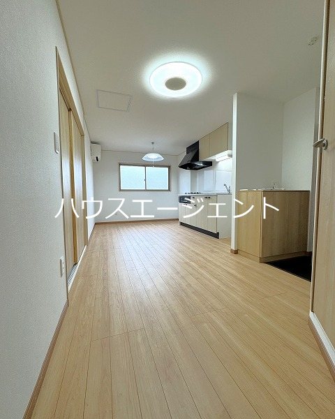 居室・リビング　8帖LDK。とても綺麗です。※参考画像