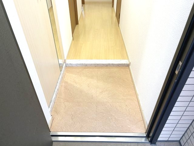 ルーベンス博多南の玄関写真
