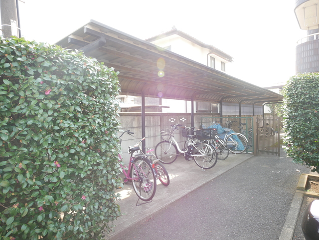 その他共有部分　★敷地内に屋根付駐輪場がございます★