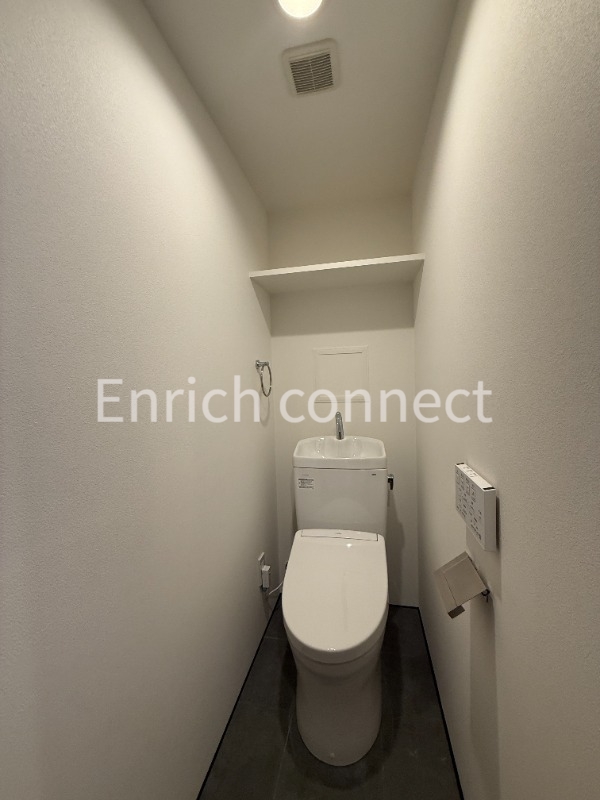 東急東横線 祐天寺駅 徒歩10分 4階建 築1年のトイレ写真