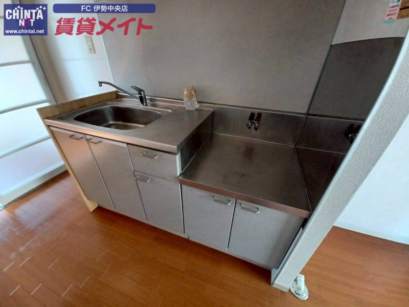 キッチン　同物件別室画像