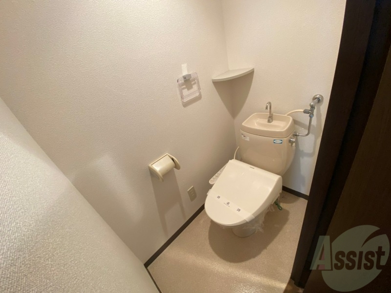 トイレ　こちらはトイレです。清潔感があり、安心して使用できます。