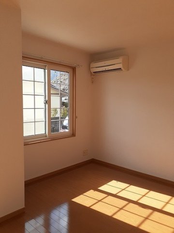 居室・リビング　こちらの居間で趣味の時間をお楽しみください