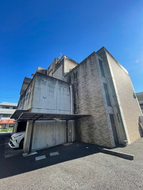 建物外観　★２００ｍ圏内にスーパー・コンビニあり★