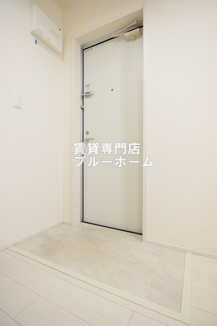 ＪＲ阪和線 百舌鳥駅 徒歩7分 3階建 築9年の玄関写真