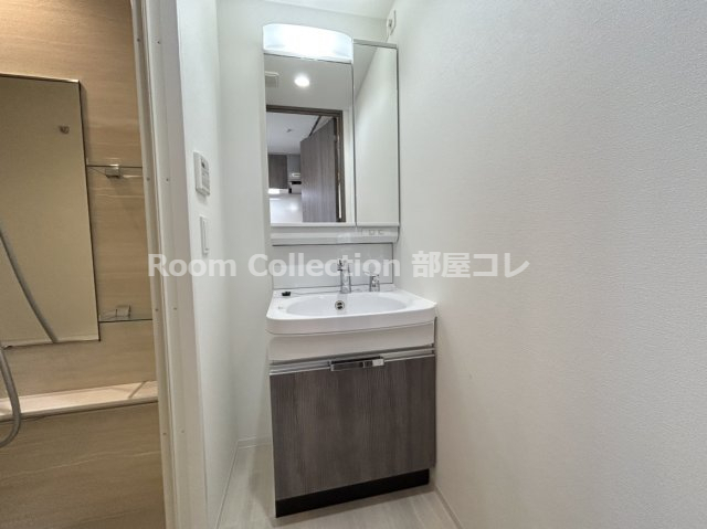 洗面設備　※同物件他部屋写真 反転、色違いの場合有 現況優先