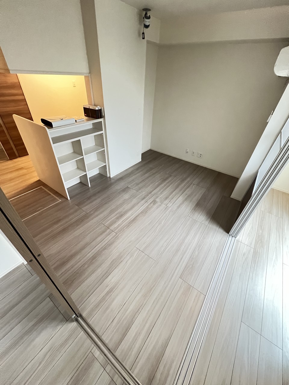 居室・リビング　※同物件、別部屋の写真です。