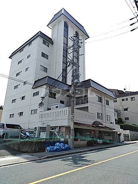 【名古屋市名東区一社のマンションの建物外観】