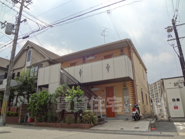 京都市伏見区醍醐新開のアパートの建物外観