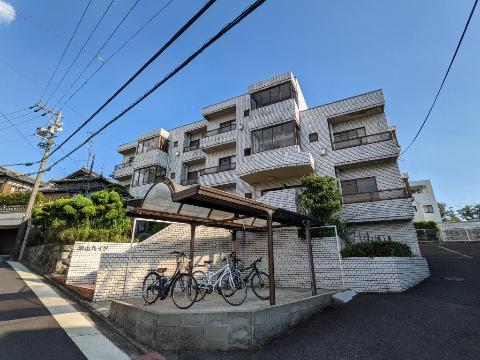 名古屋市千種区城山町のマンションの建物外観