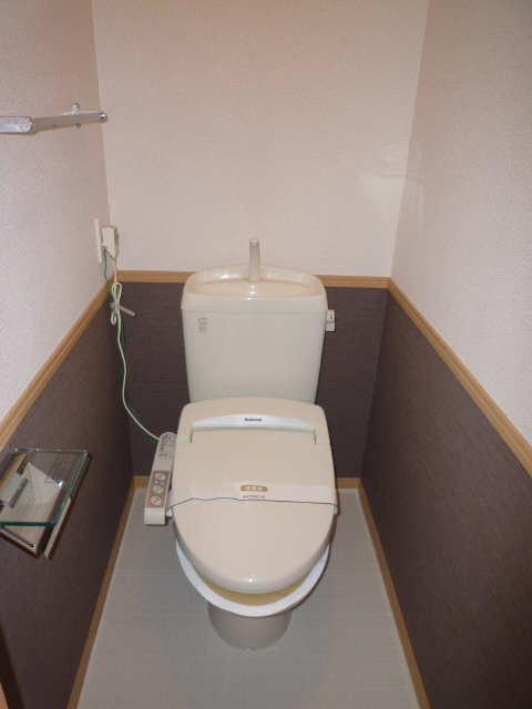 【ソレイユ北島　Bのトイレ】