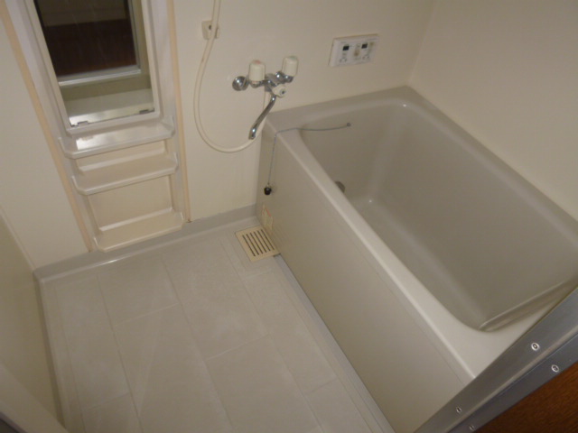 バス・シャワールーム　追い焚きバス