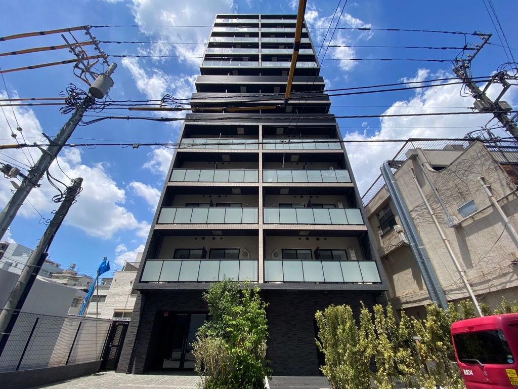 【川崎市高津区溝口のマンションの建物外観】