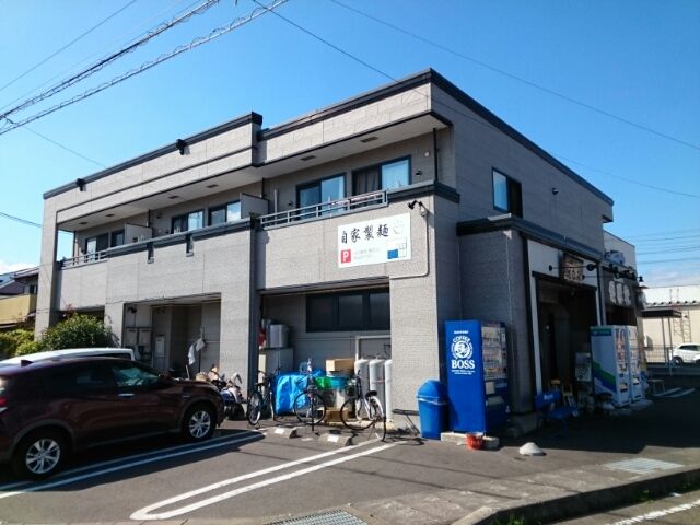 【福島市南矢野目のアパートの建物外観】