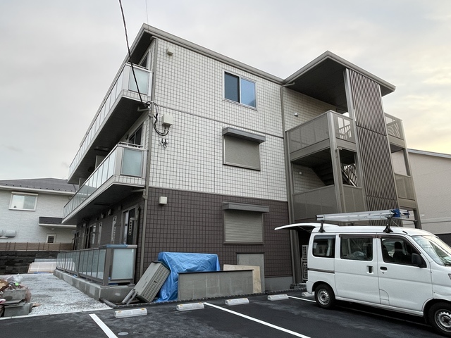 横浜市鶴見区菅沢町のアパートの建物外観