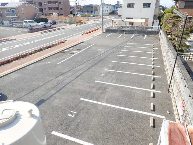 【ジョイフル江島の駐車場】