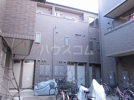 【調布市布田のマンションのエントランス】