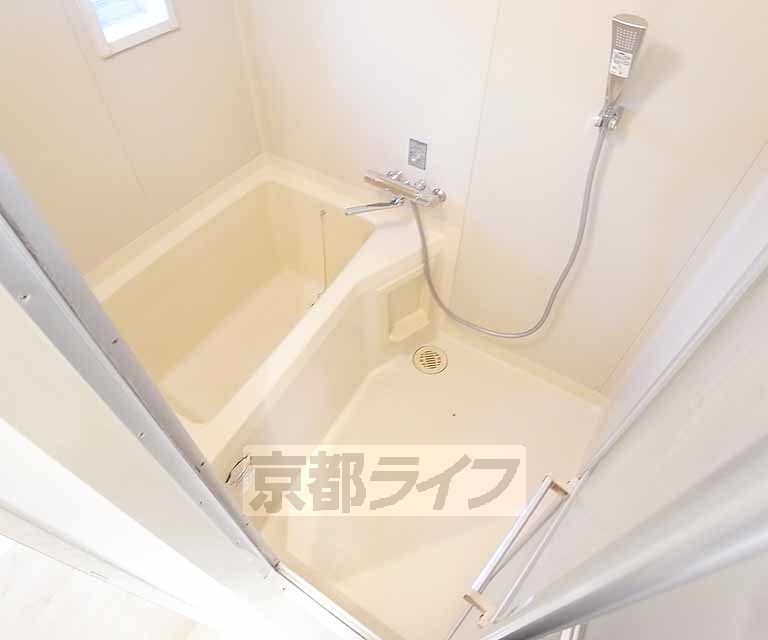 【京都市伏見区深草柴田屋敷町のアパートのバス・シャワールーム】