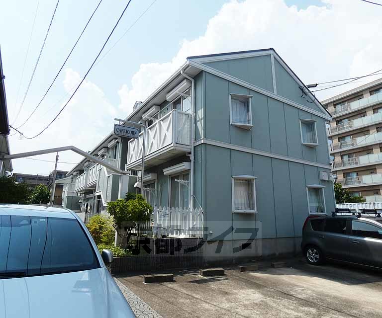 京都市伏見区深草柴田屋敷町のアパートの建物外観