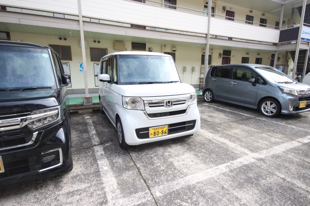 【ファーストインローズマリーハウスIの駐車場】