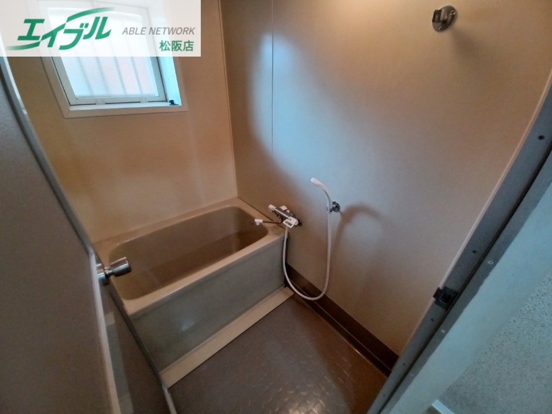 バス・シャワールーム　同物件別部屋写真