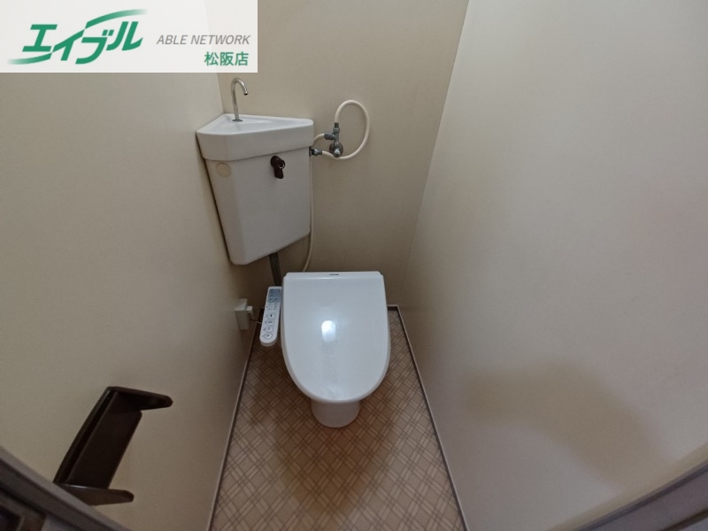 トイレ　同物件別部屋写真