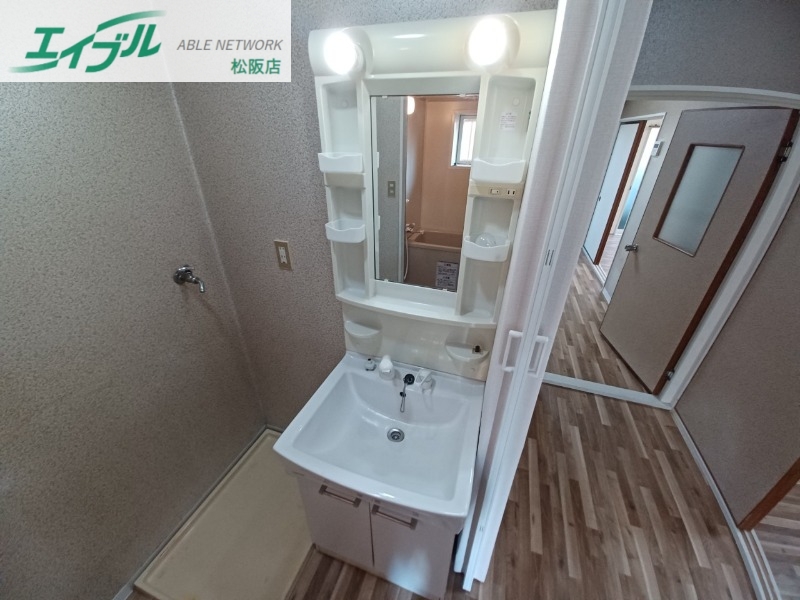 洗面設備　同物件別部屋写真