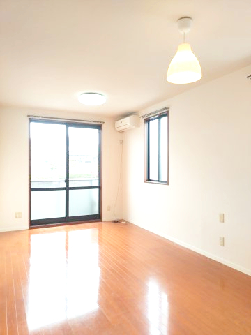 居室・リビング　陽当り良好です