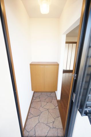 玄関　※同物件、同タイプの写真になります。