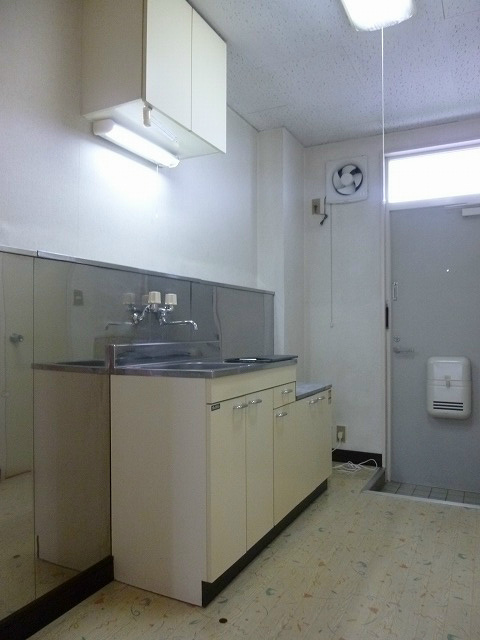 キッチン　※写真は　106号室