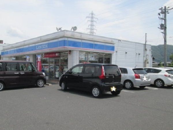 コンビニ　ローソン鯖江宮前店（コンビニ）まで2000m