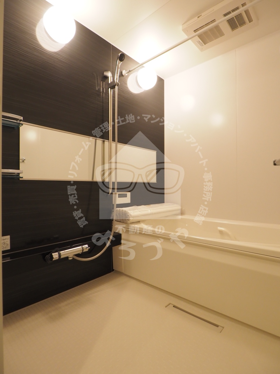 バス・シャワールーム　浴室乾燥や追焚機能の付いたゆとりの抗菌バスルームです