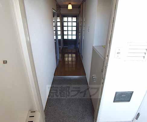 玄関　横にシューズボックス付いてます