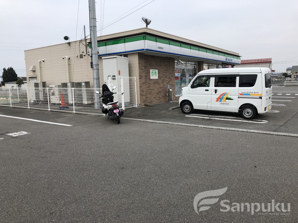 コンビニ　ファミリーマート（コンビニ）まで2917m