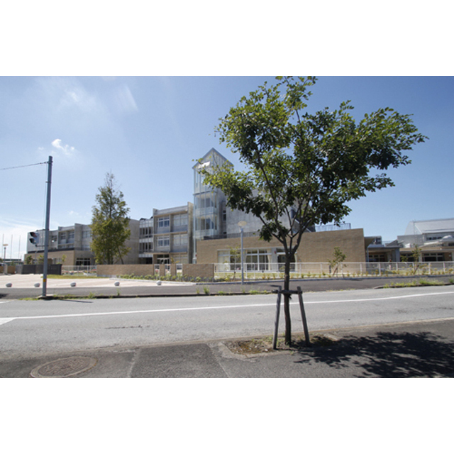 小学校　つくば市立春日学園義務教育学校（小学校）まで640m