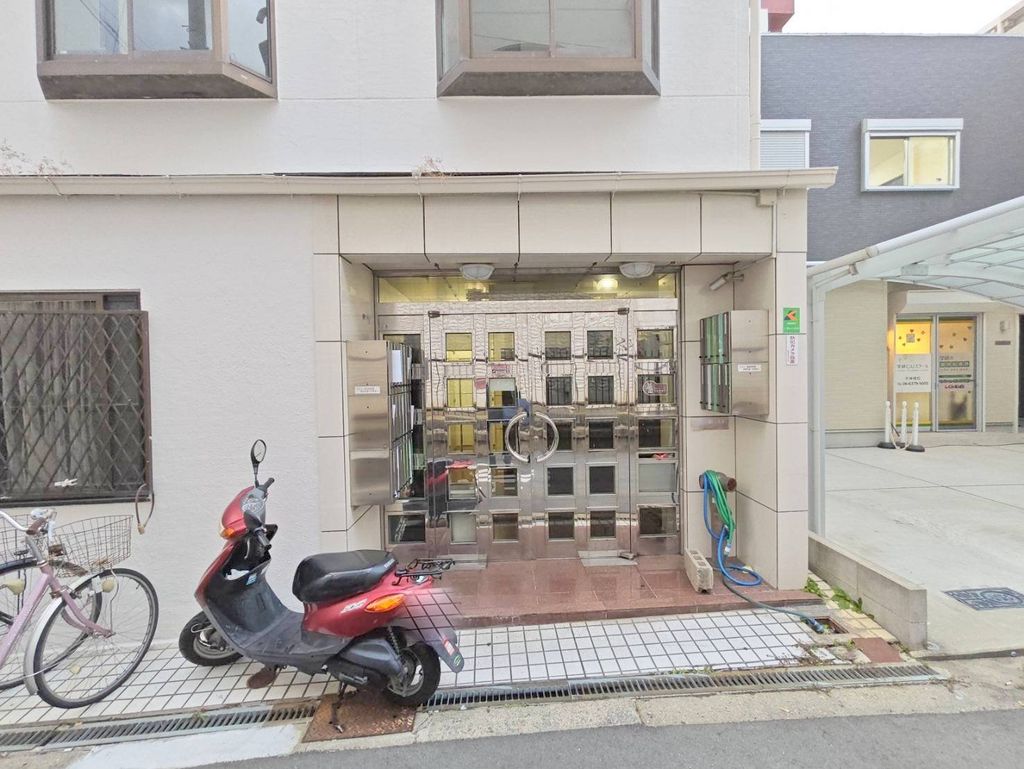 エントランス　エントランス