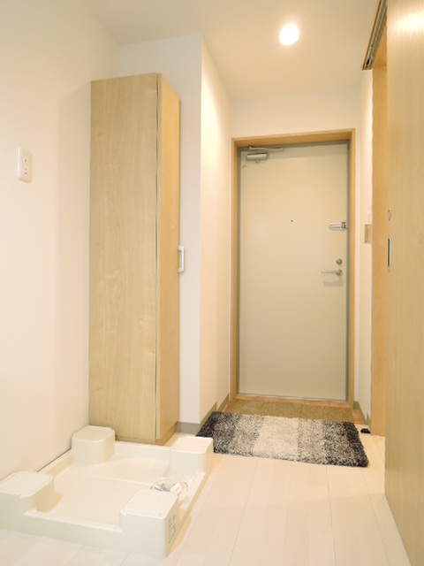 玄関　モデルルームです。家具・雑貨等はつきません。