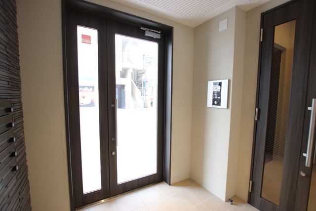 セキュリティ　オートロック付き