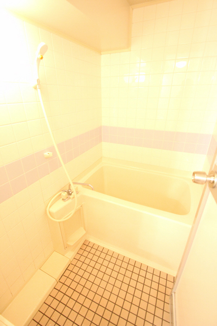 バス・シャワールーム　※別室の参考写真の為、現況優先です。