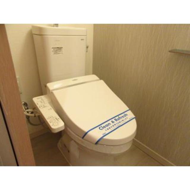 トイレ　※写真は同タイプ住戸です。