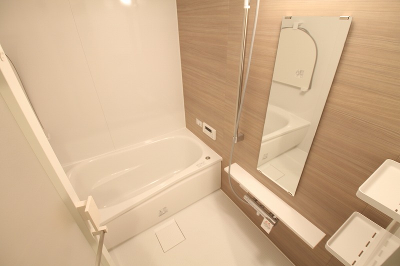 バス・シャワールーム　※写真は同物件同間取りの別部屋となります。