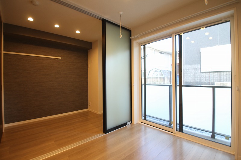 居室・リビング　※写真は同物件同間取りの別部屋となります。