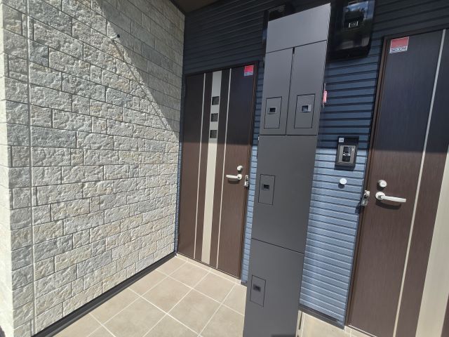 玄関　建築中につき同タイプ物件写真を掲載しております