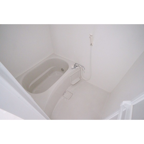 バス・シャワールーム　浴室乾燥機・追い焚き機能完備