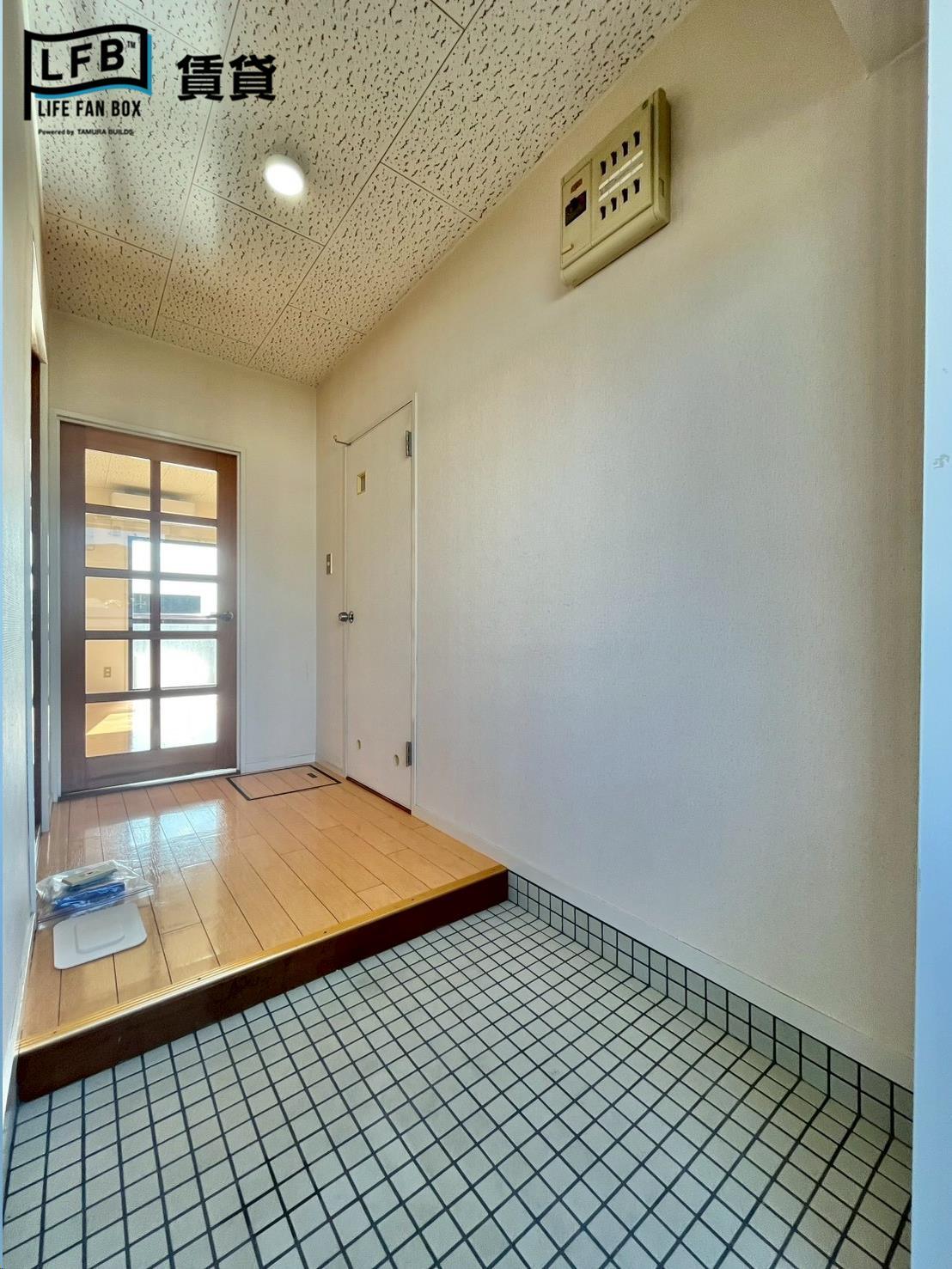 玄関　※別部屋のお写真です。