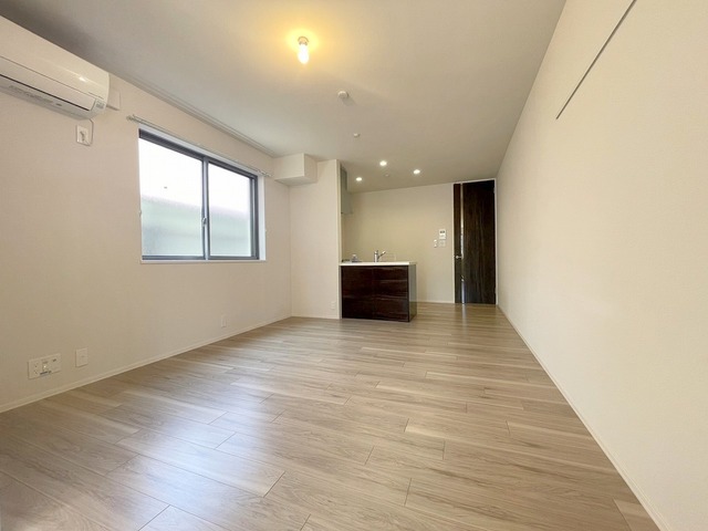 居室・リビング　★明るいフローリングの角部屋です★