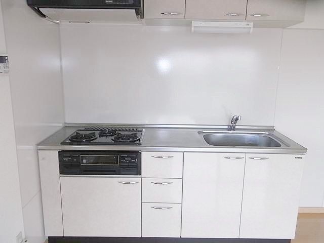 キッチン　☆新婚さんオススメ1ＬＤＫ！設備・収納充実☆